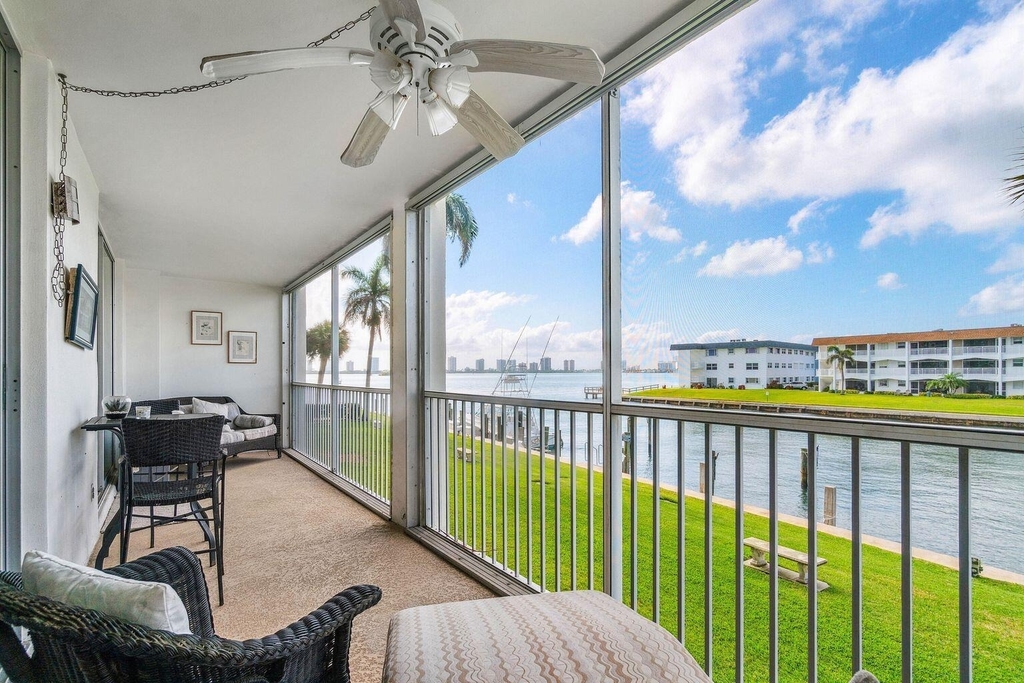 100 Paradise Harbour Boulevard - Photo 15
