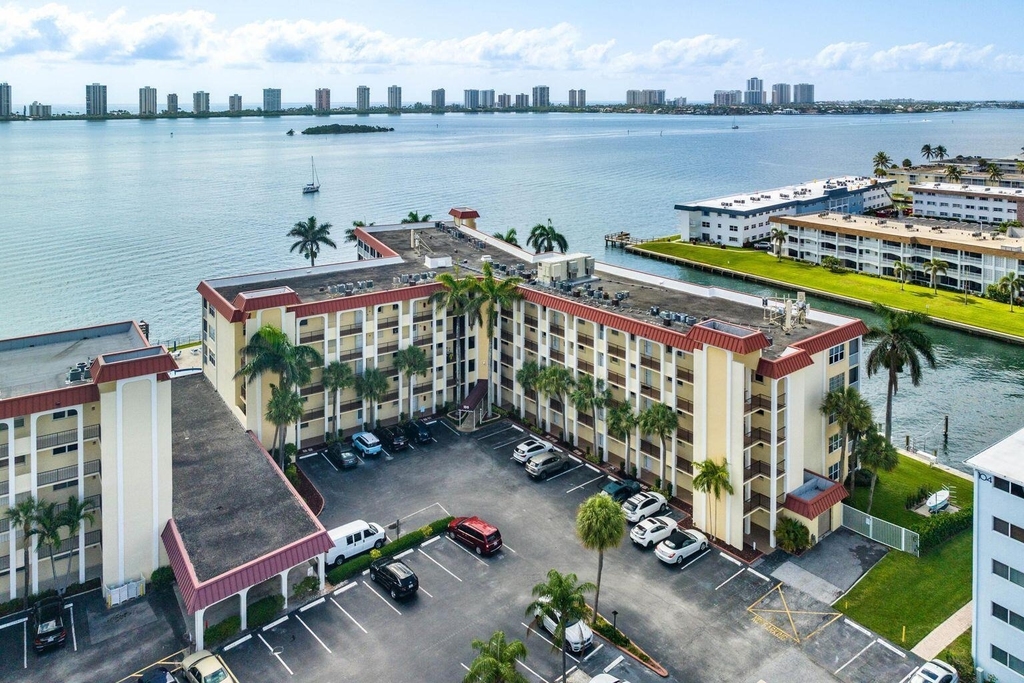100 Paradise Harbour Boulevard - Photo 22