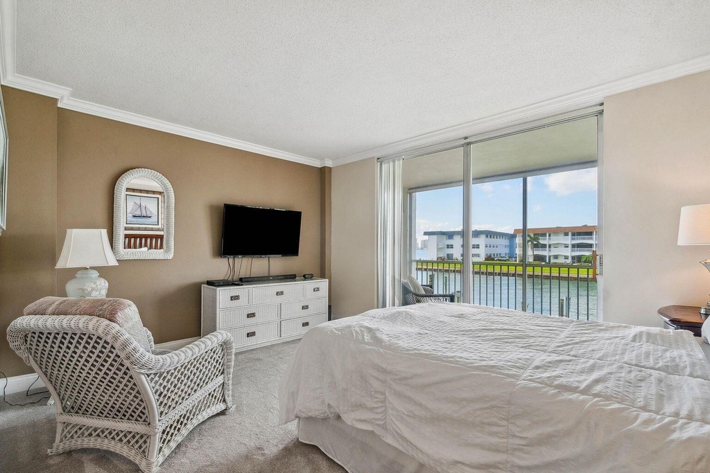 100 Paradise Harbour Boulevard - Photo 11
