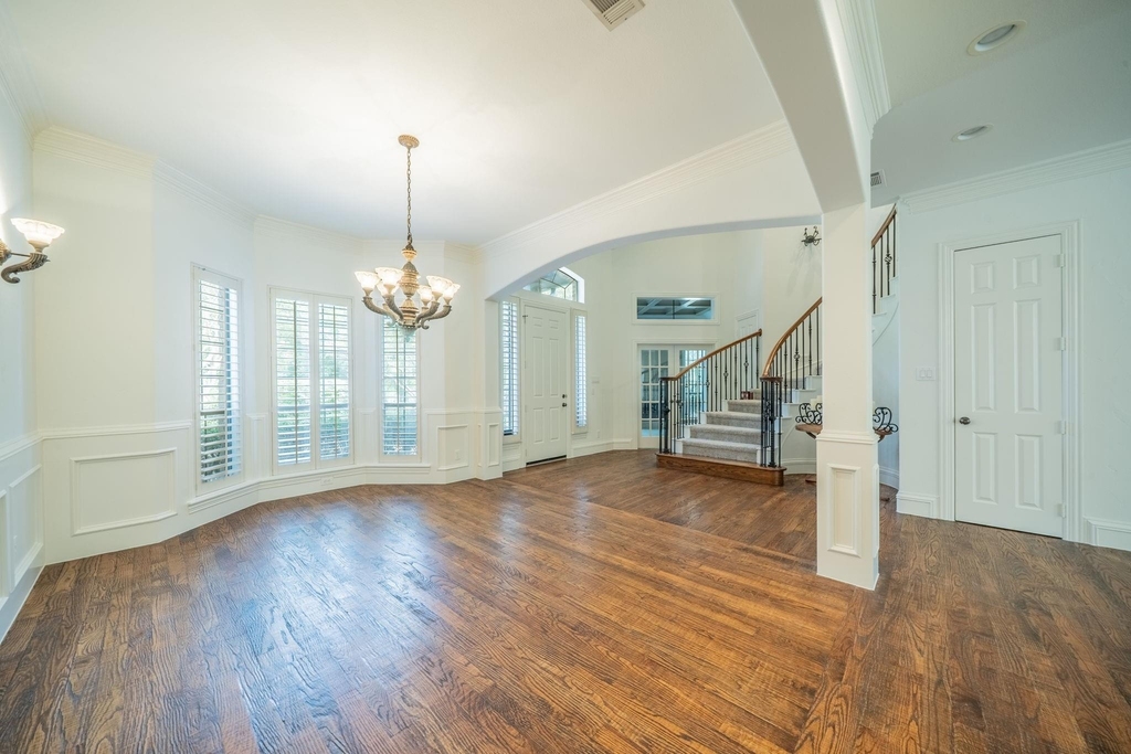 3201 Cedar Ridge Drive - Photo 3