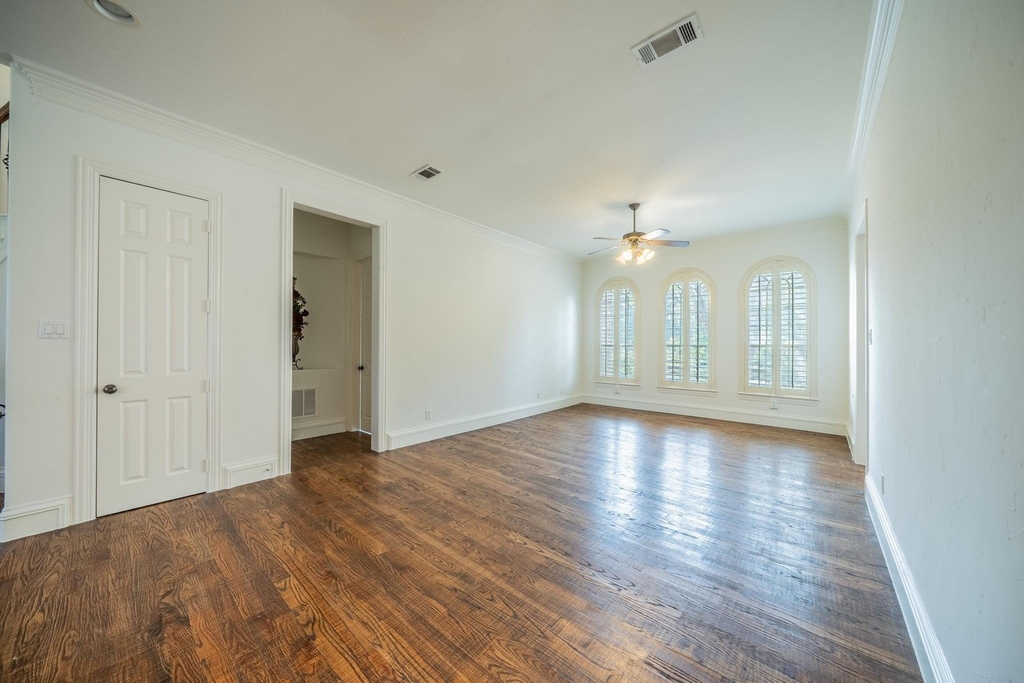 3201 Cedar Ridge Drive - Photo 10