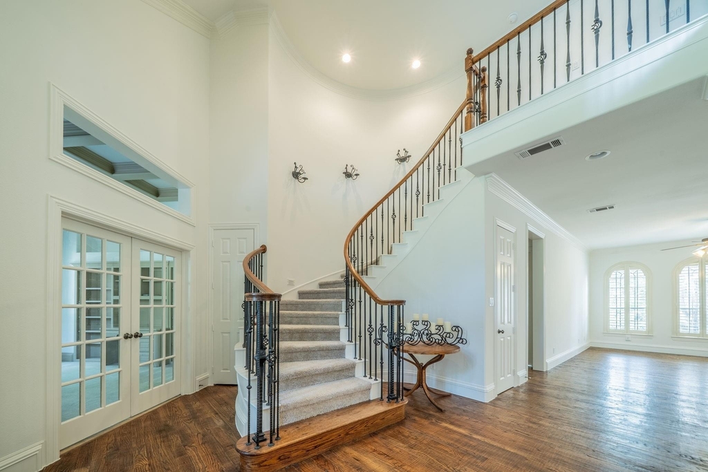 3201 Cedar Ridge Drive - Photo 2