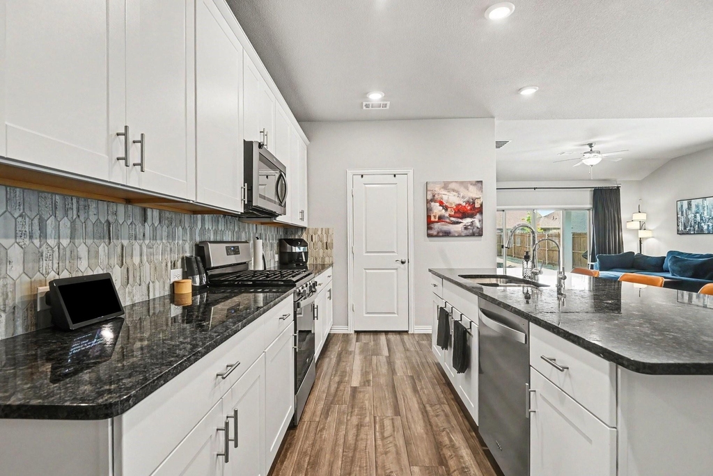 10616 Namito Street - Photo 12