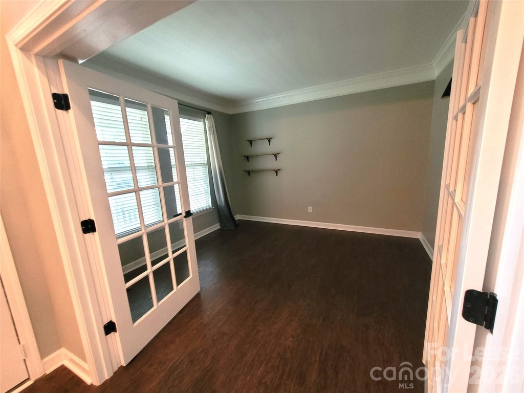 5618 Branthurst Drive - Photo 11
