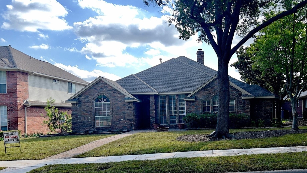 2613 Tulip Drive - Photo 1