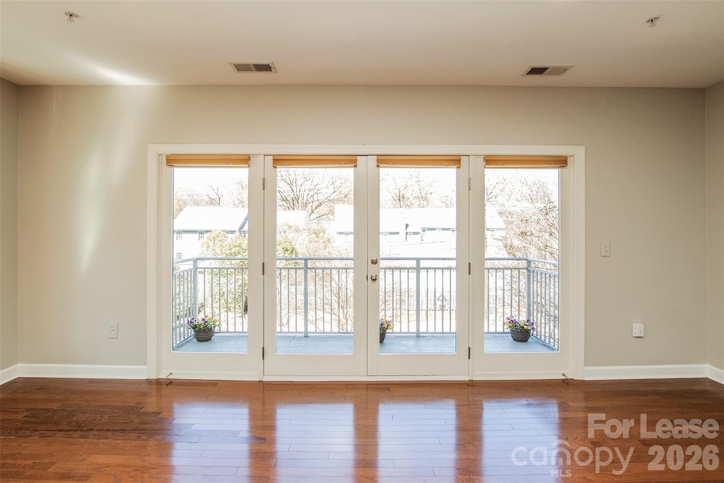 1829 Kenilworth Avenue - Photo 8