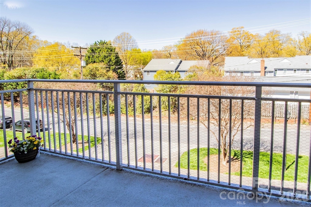 1829 Kenilworth Avenue - Photo 10