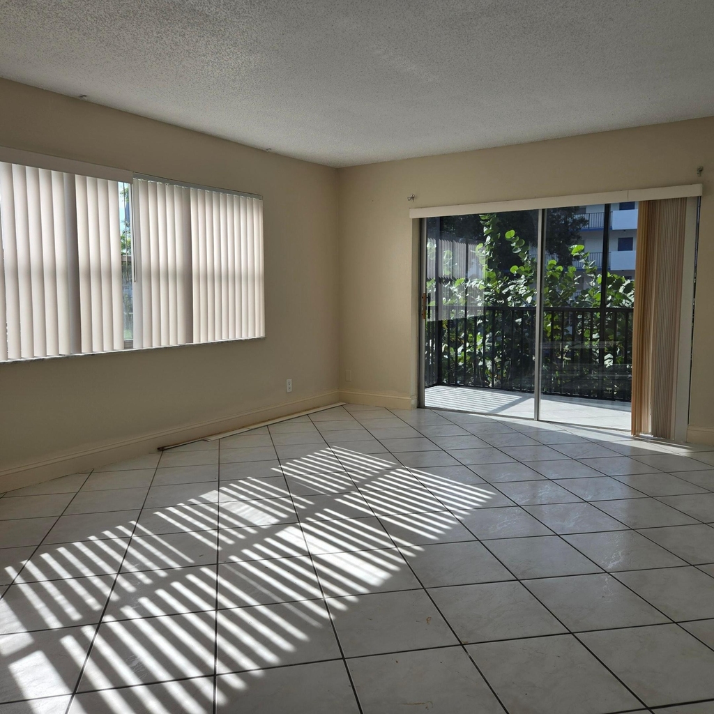 6061 N Falls Cir Drive - Photo 17