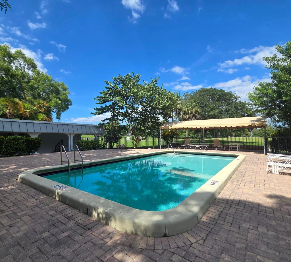 6061 N Falls Cir Drive - Photo 44