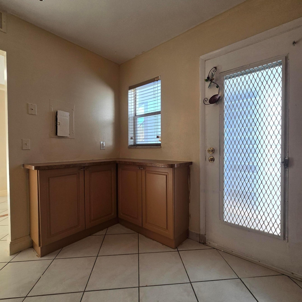 6061 N Falls Cir Drive - Photo 24