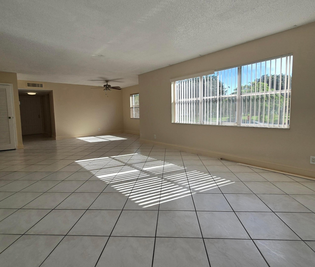 6061 N Falls Cir Drive - Photo 12