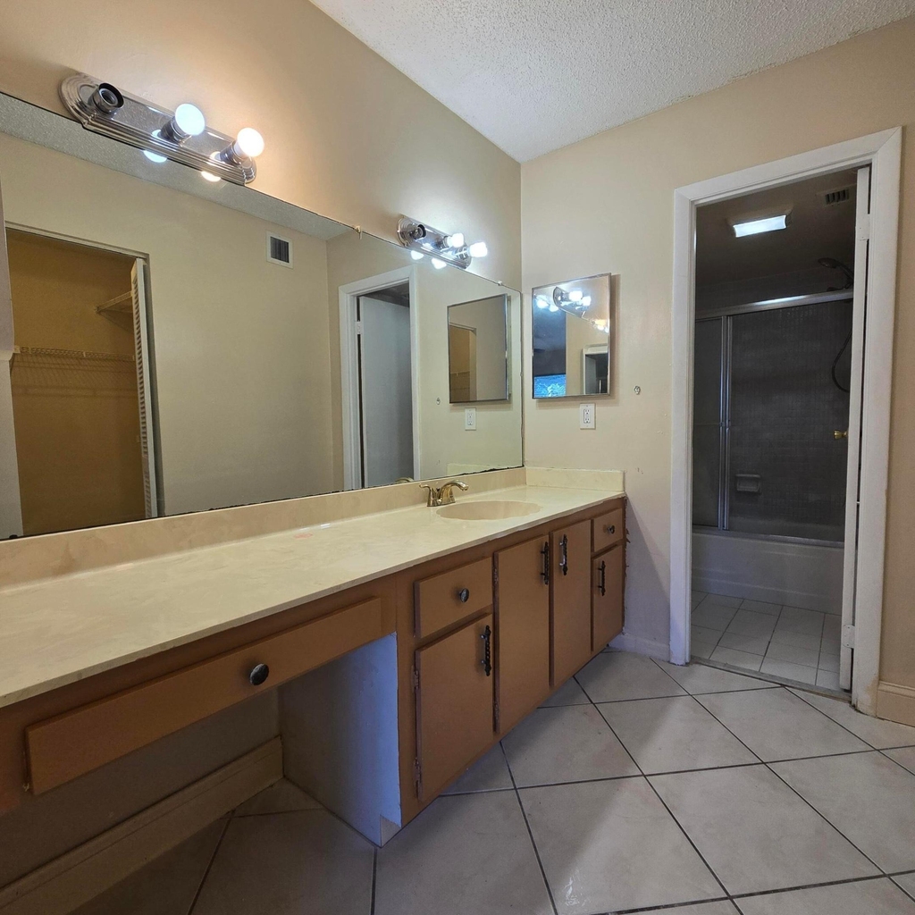 6061 N Falls Cir Drive - Photo 29