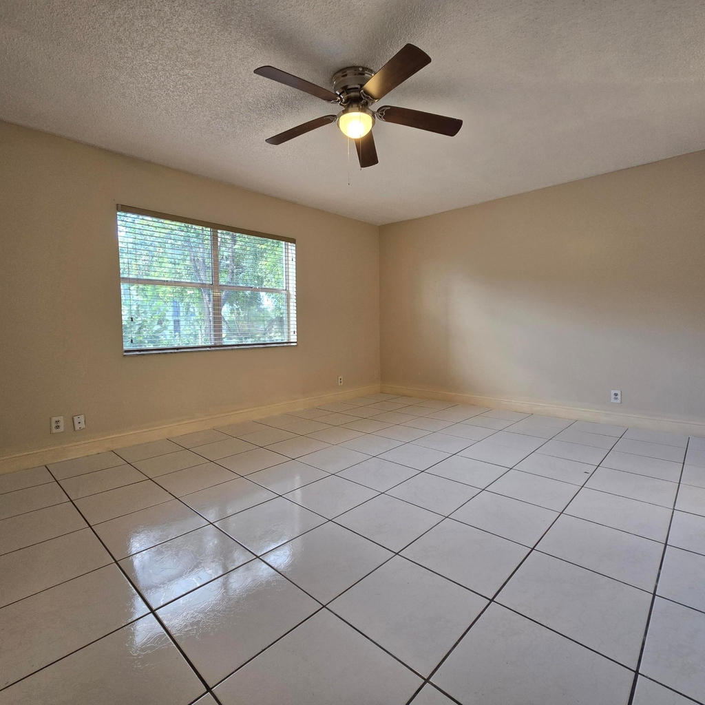 6061 N Falls Cir Drive - Photo 27