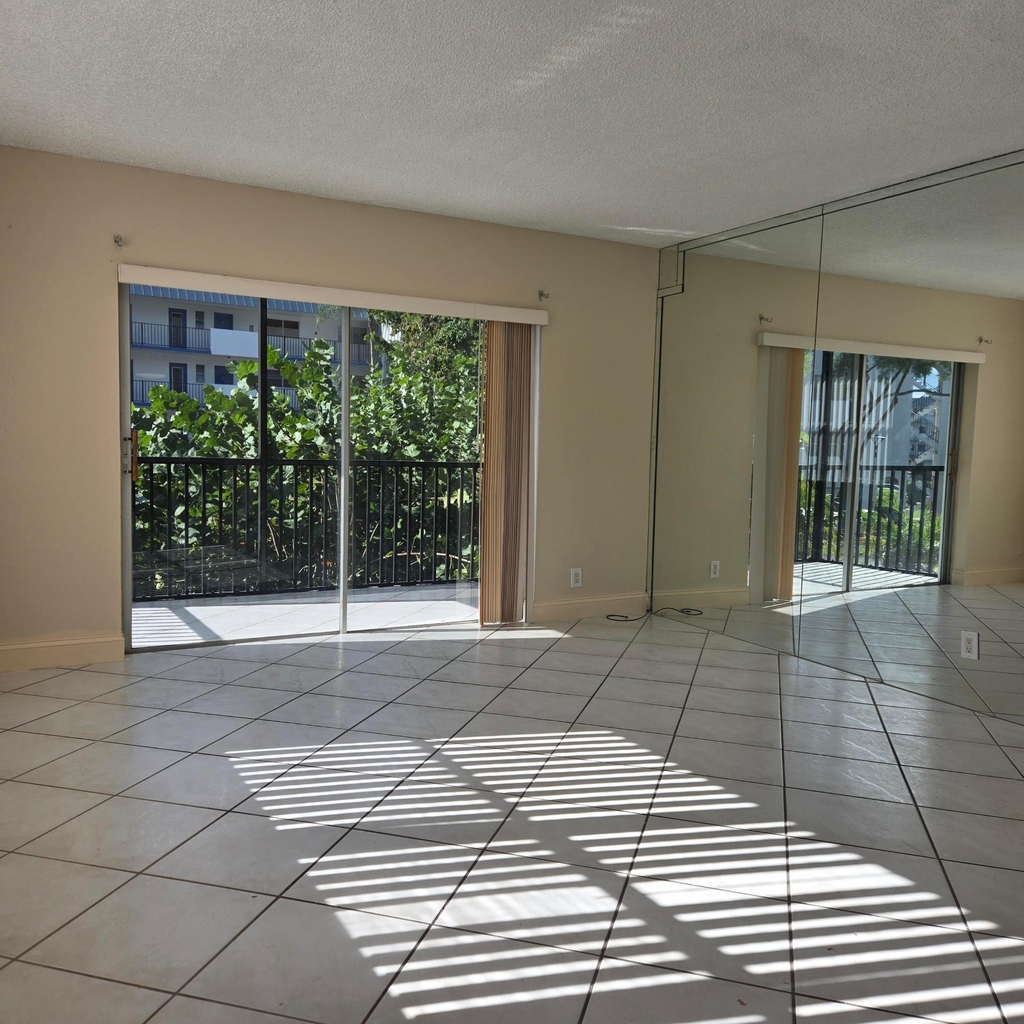 6061 N Falls Cir Drive - Photo 15
