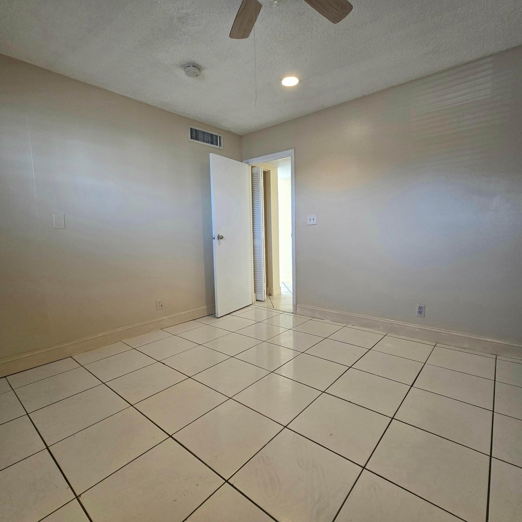 6061 N Falls Cir Drive - Photo 39