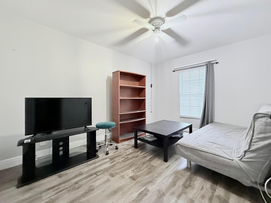 9138 Villa Palma Lane - Photo 32