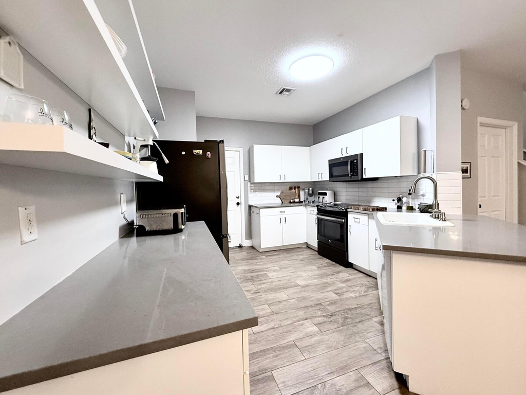 9138 Villa Palma Lane - Photo 14