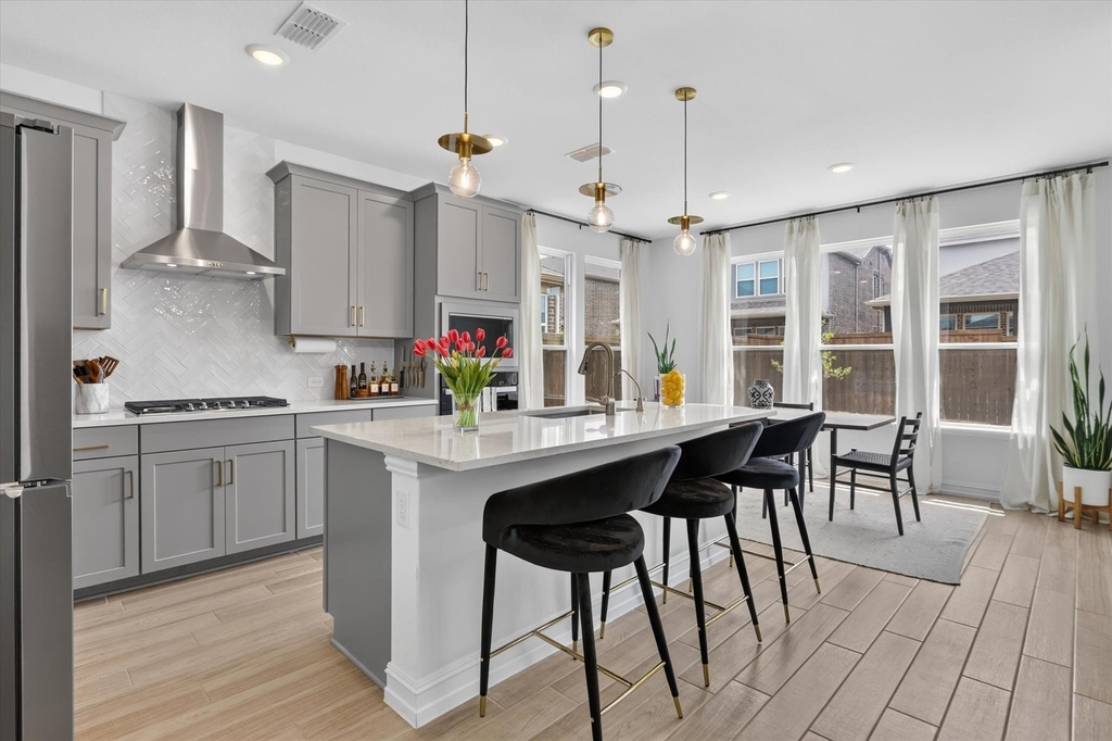 4802 Nicola Road - Photo 2