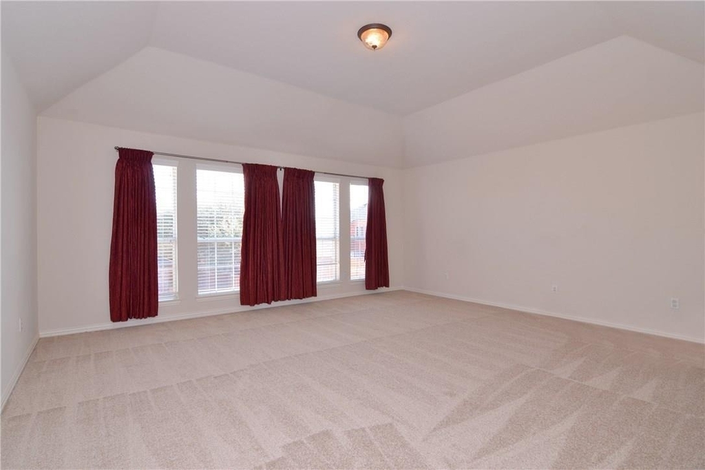 6386 Shadywood Drive - Photo 16