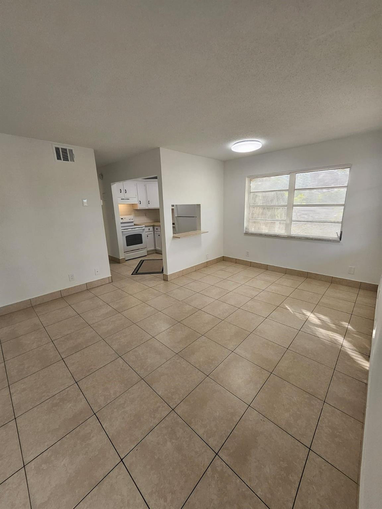 1150 Ne 17th Court - Photo 2