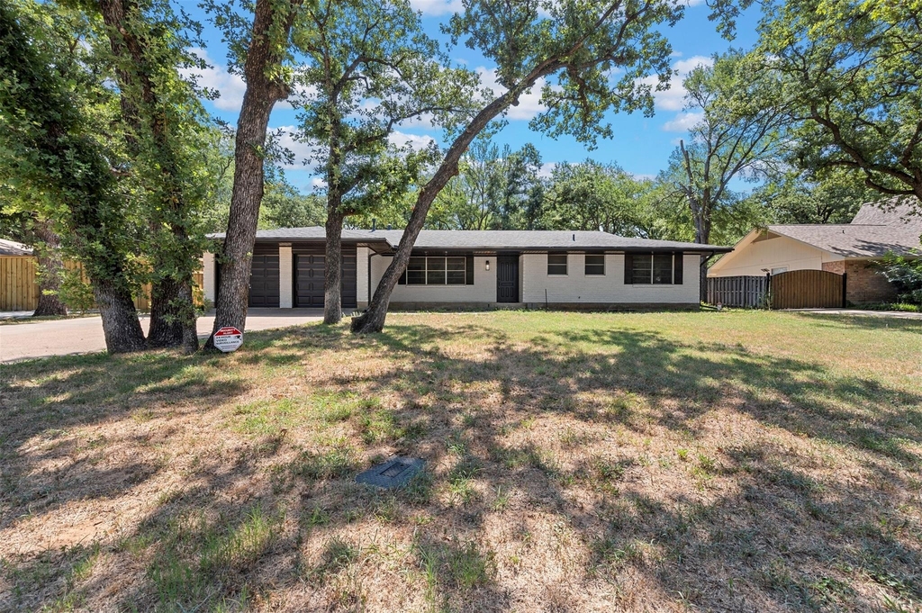 1444 Cimarron Trail - Photo 0
