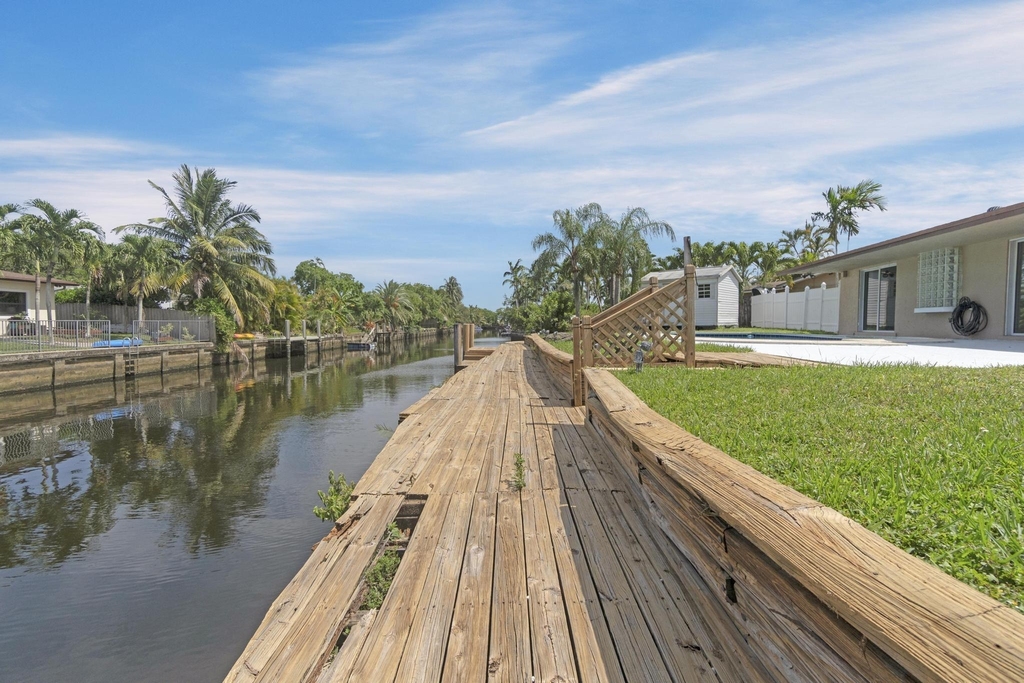 1820 Nw 33rd Street - Photo 32