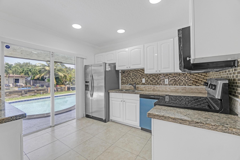 1820 Nw 33rd Street - Photo 3