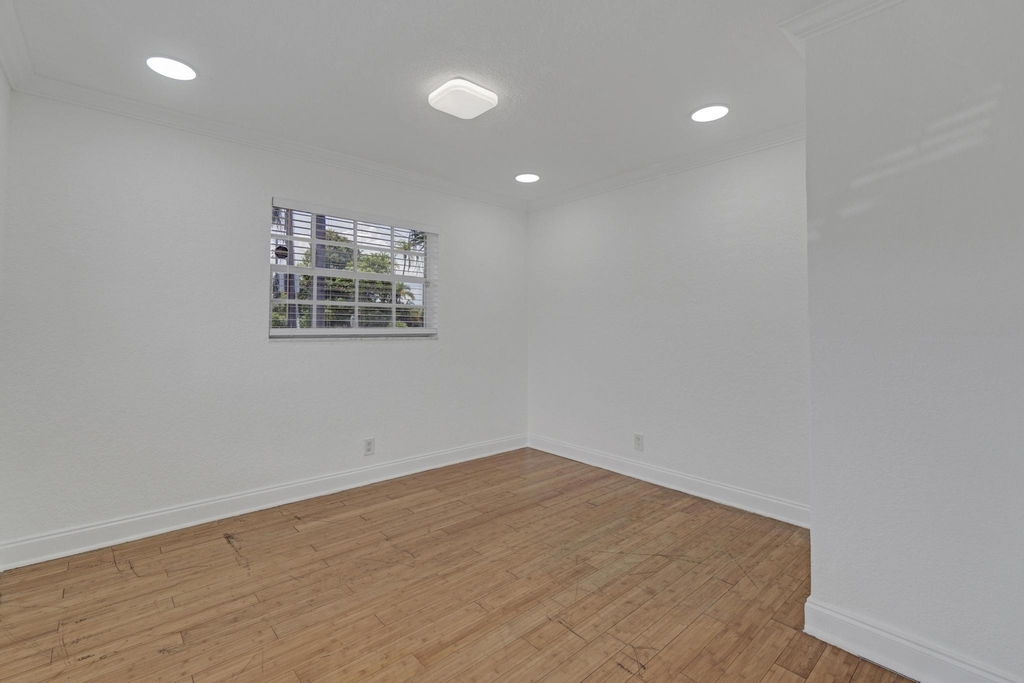 1820 Nw 33rd Street - Photo 19