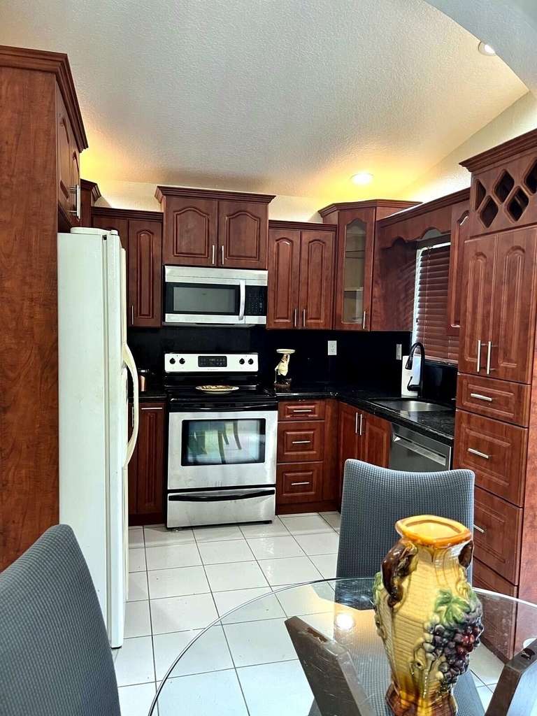 6251 Nw 199th Street - Photo 0