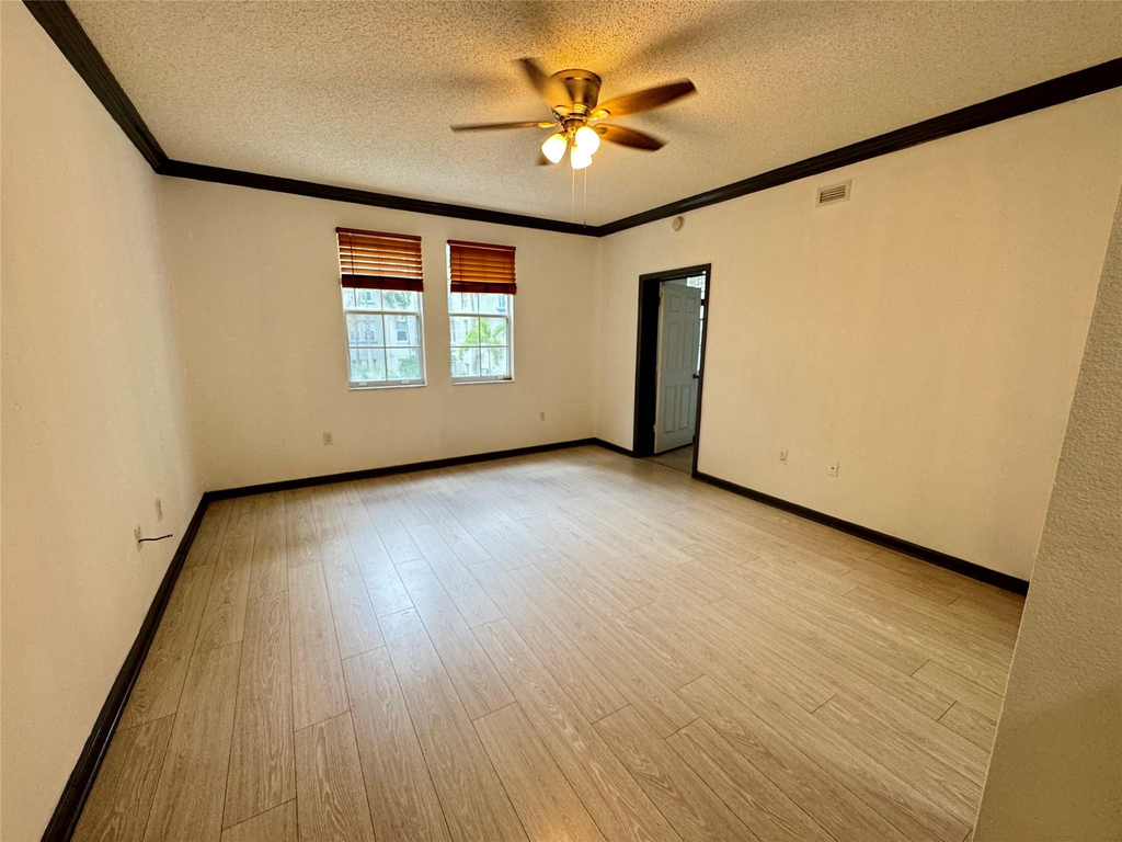 533 Ne 3rd Avenue - Photo 11