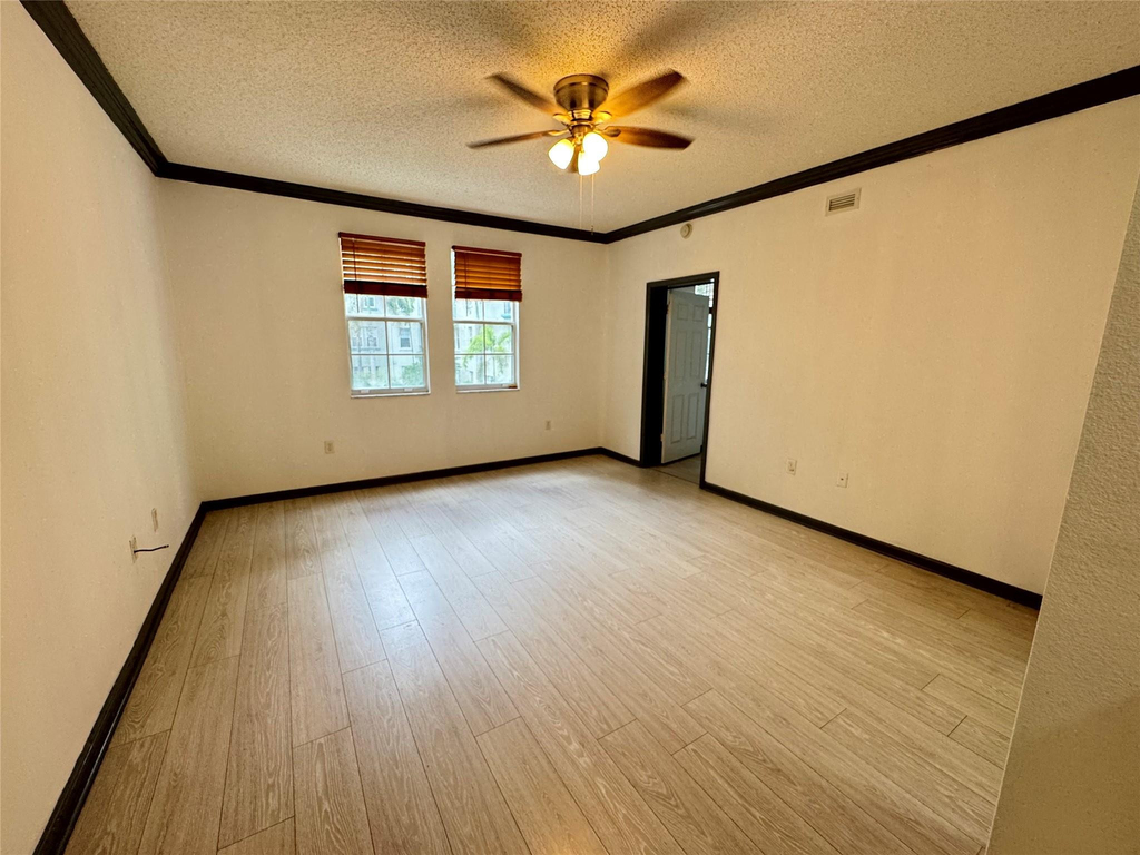 533 Ne 3rd Avenue - Photo 9