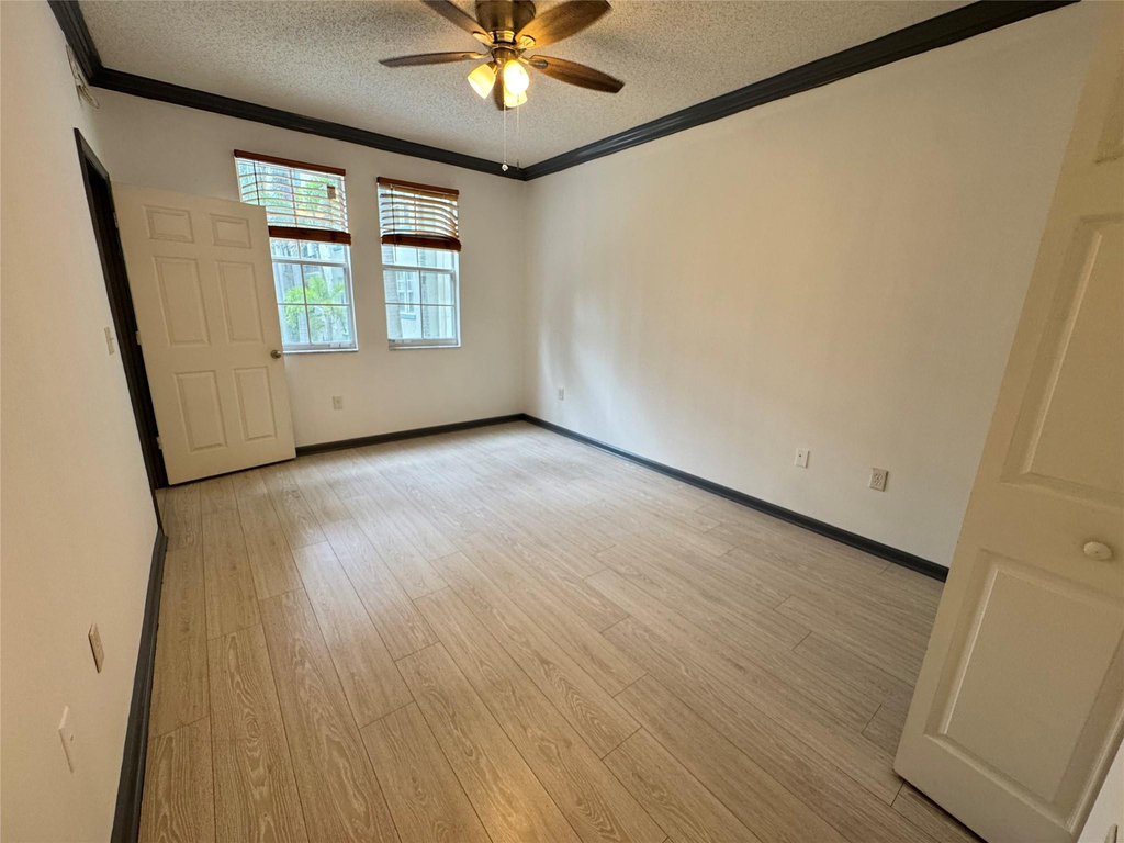 533 Ne 3rd Avenue - Photo 14