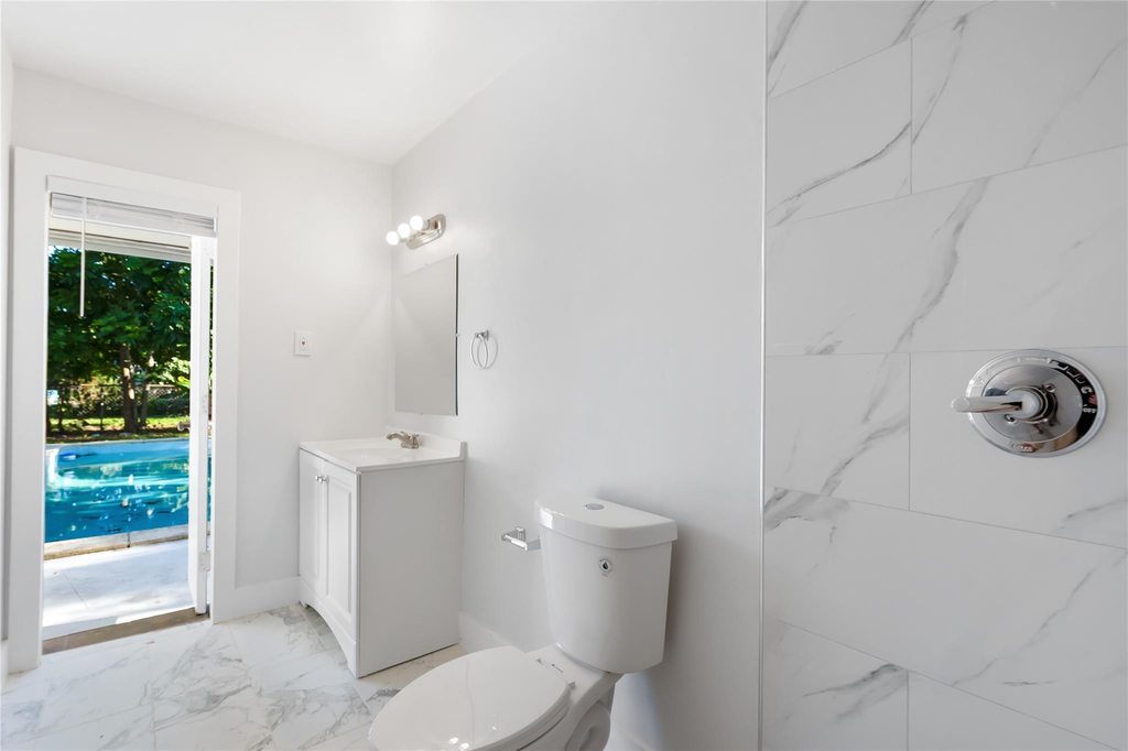 2208 Nw 63rd Avenue - Photo 8