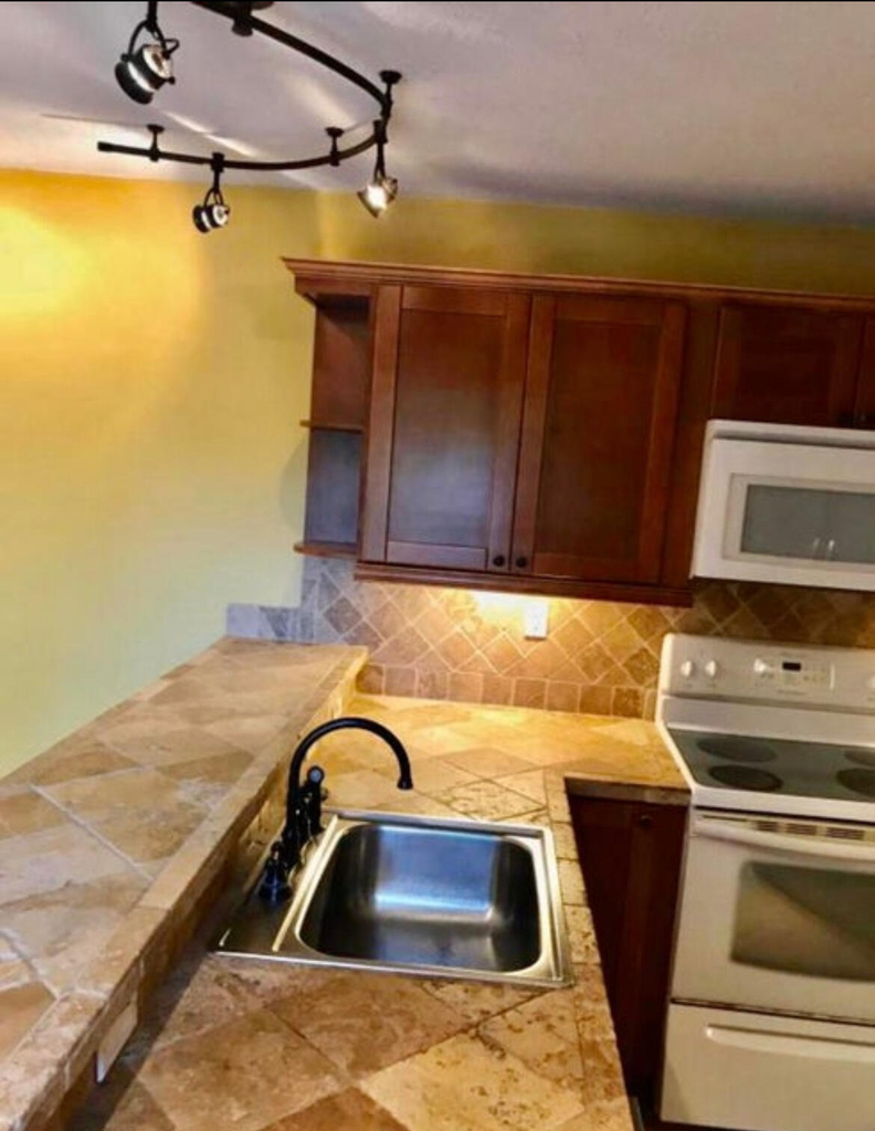 3837 Victoria Drive - Photo 2