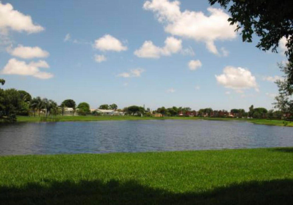 3837 Victoria Drive - Photo 4