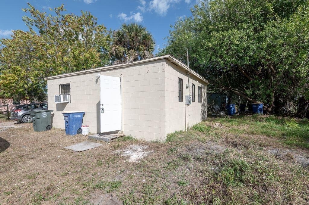 2516 Ave L - Photo 21