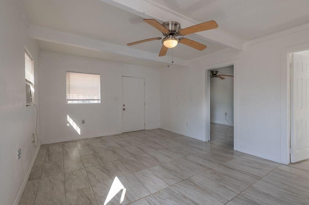 2516 Ave L - Photo 7