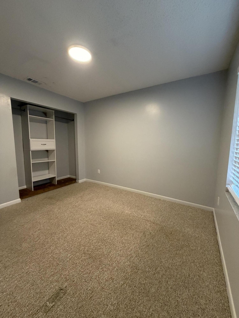 202 Sw Holden Terrace - Photo 12