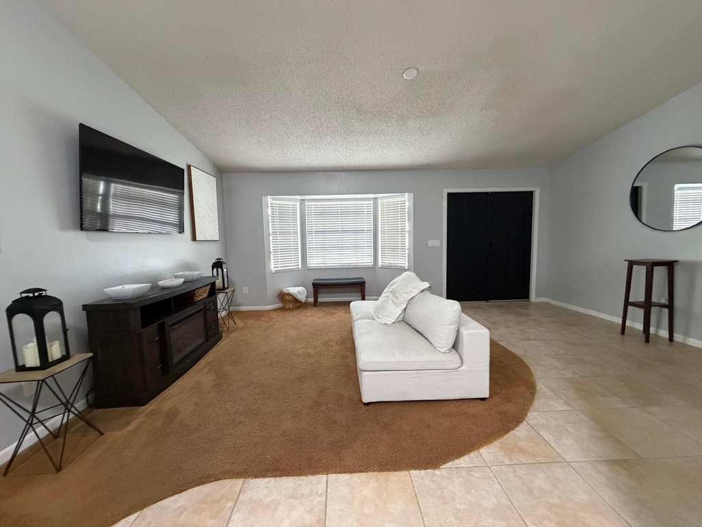 202 Sw Holden Terrace - Photo 8