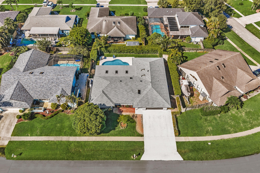 1021 Cherry Lane - Photo 3