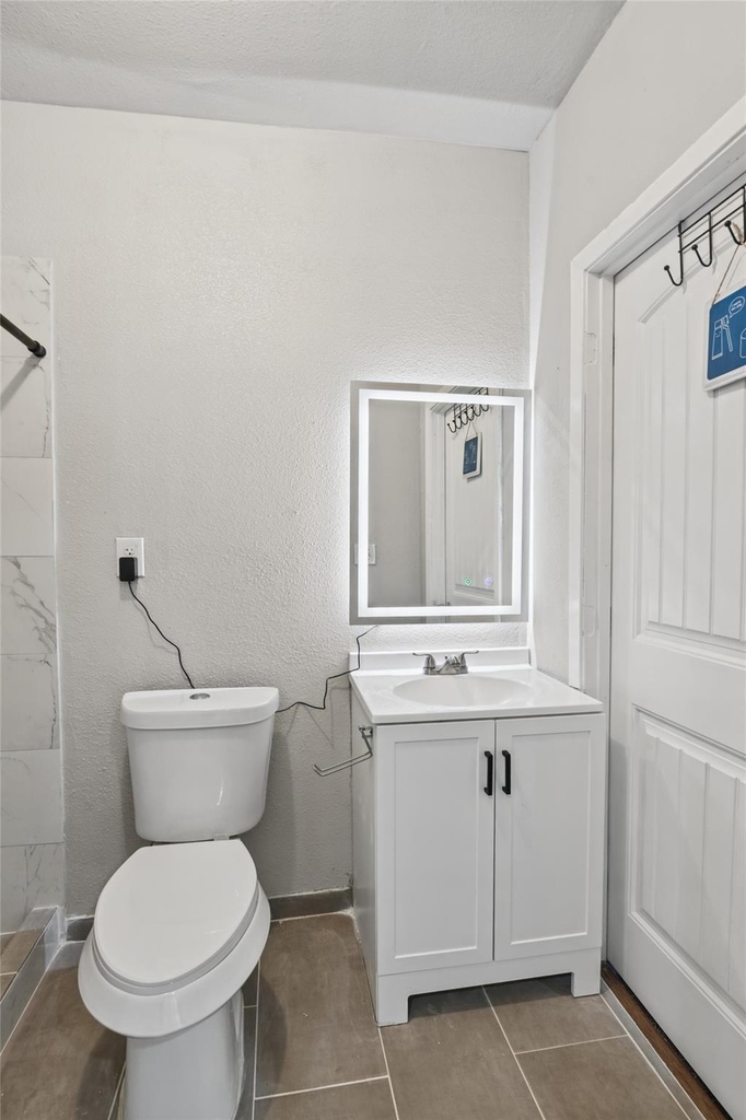 223 W 8th Street - Photo 11