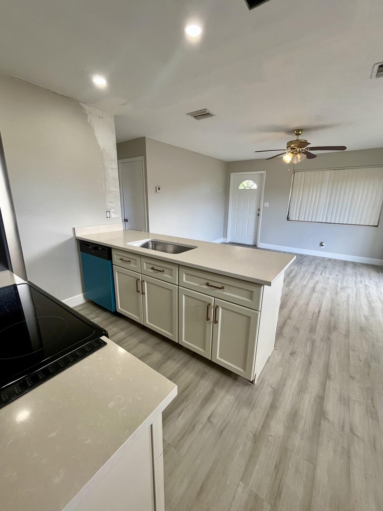 3566 Ivanhoe Avenue - Photo 9