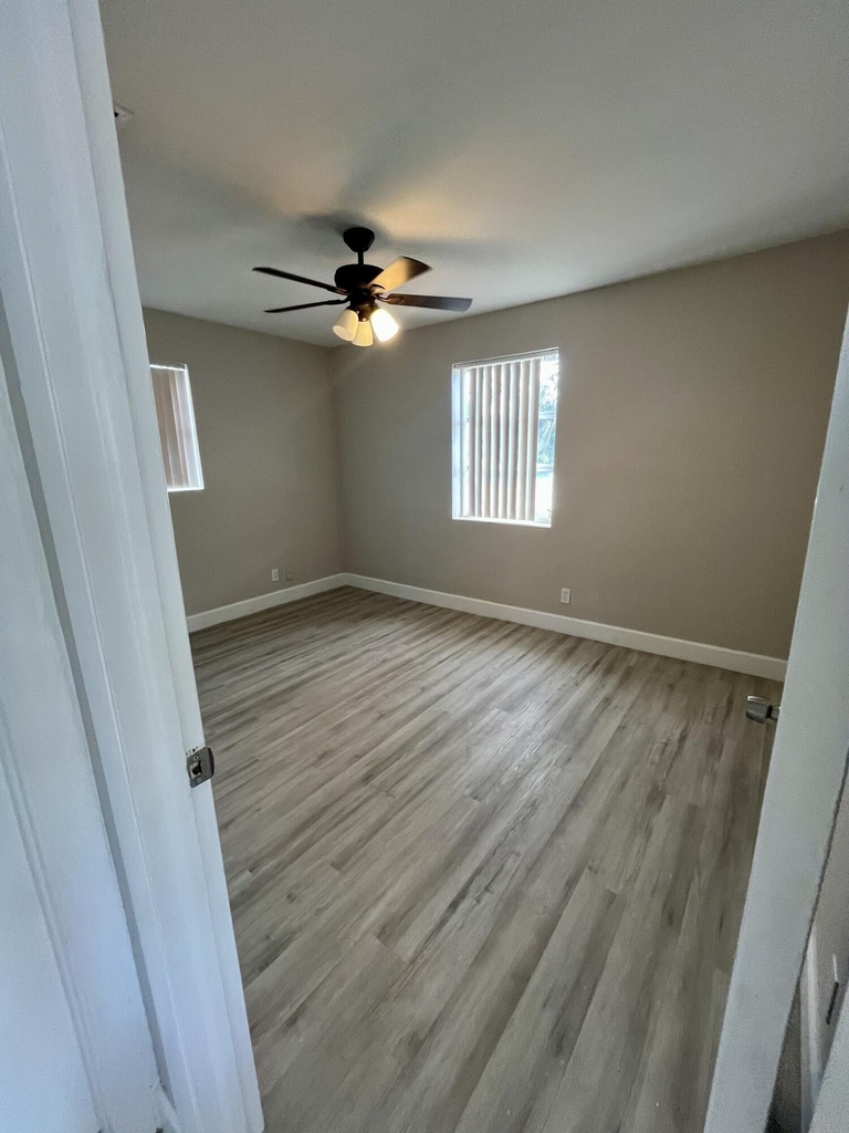 3566 Ivanhoe Avenue - Photo 6