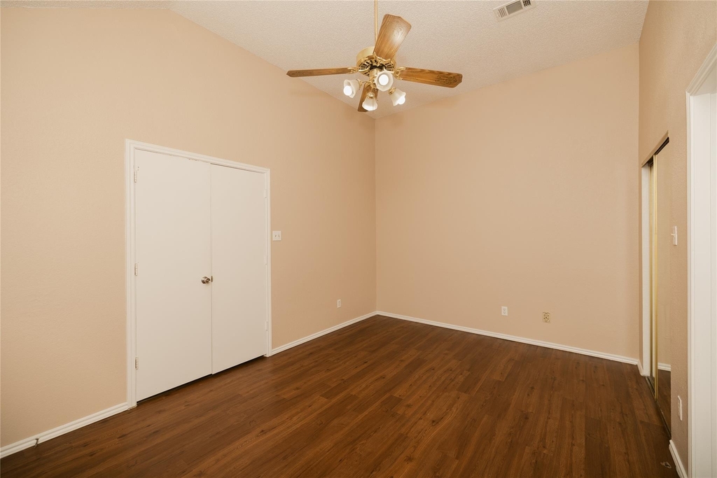 2083 Sundance Court - Photo 2