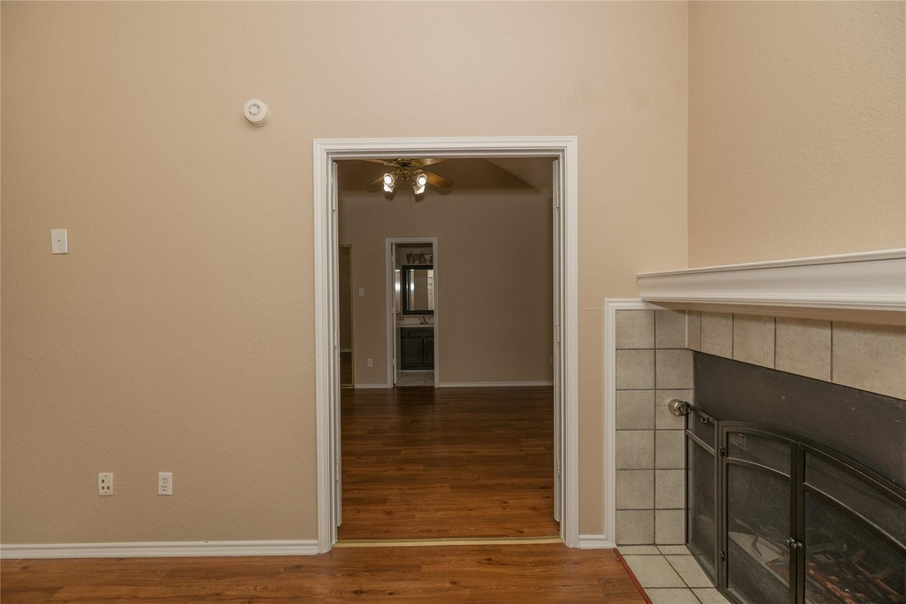 2083 Sundance Court - Photo 3