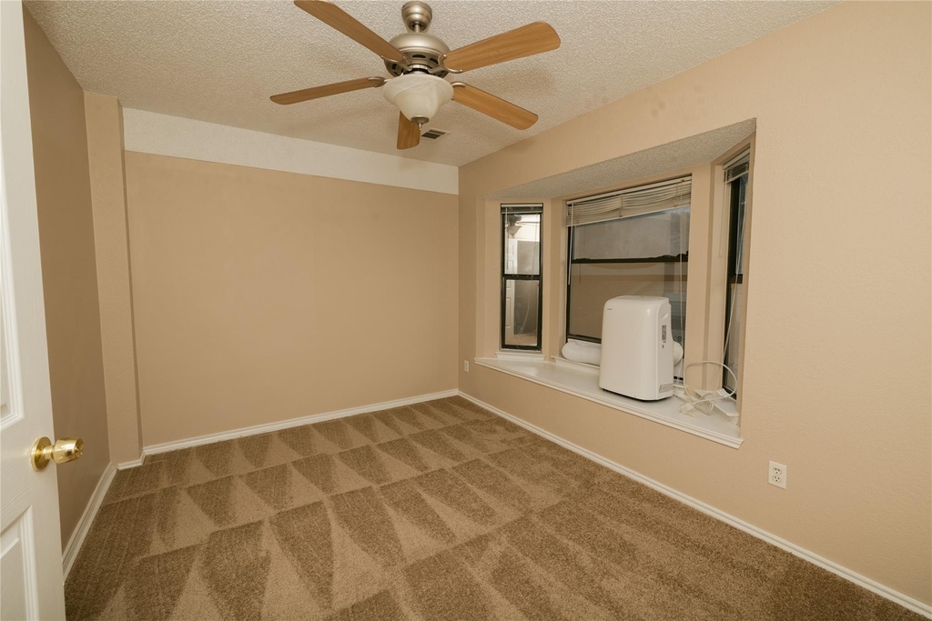2083 Sundance Court - Photo 8
