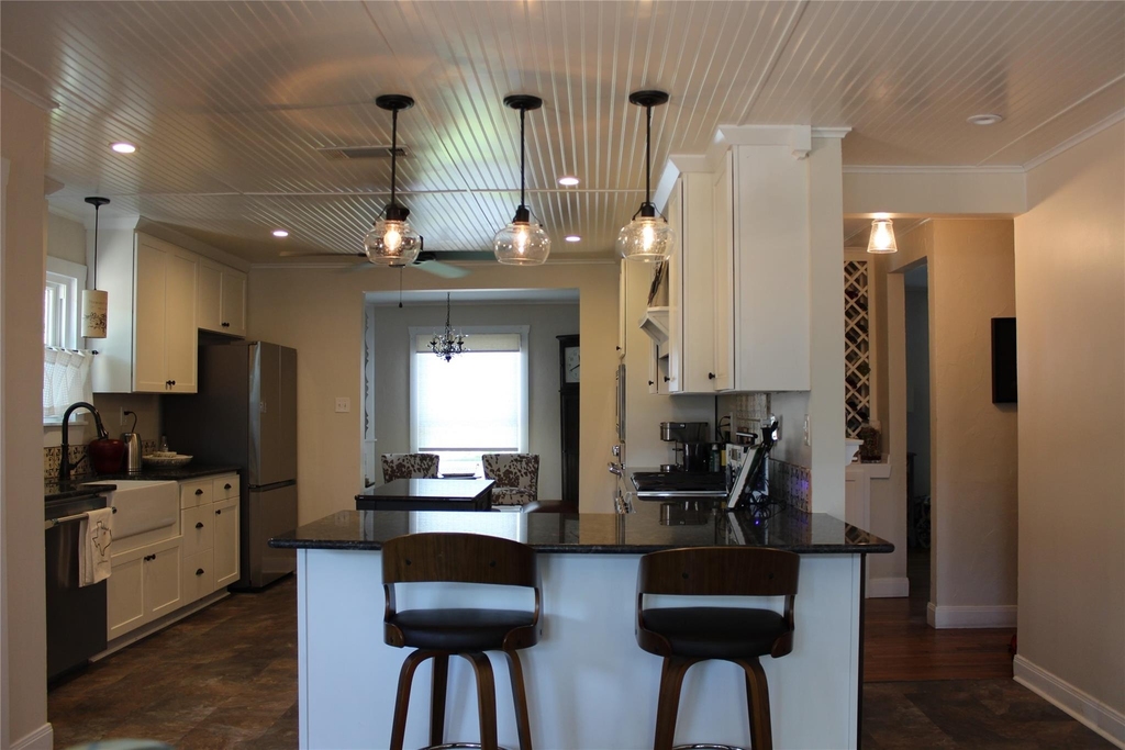 420 E Franklin Street - Photo 4
