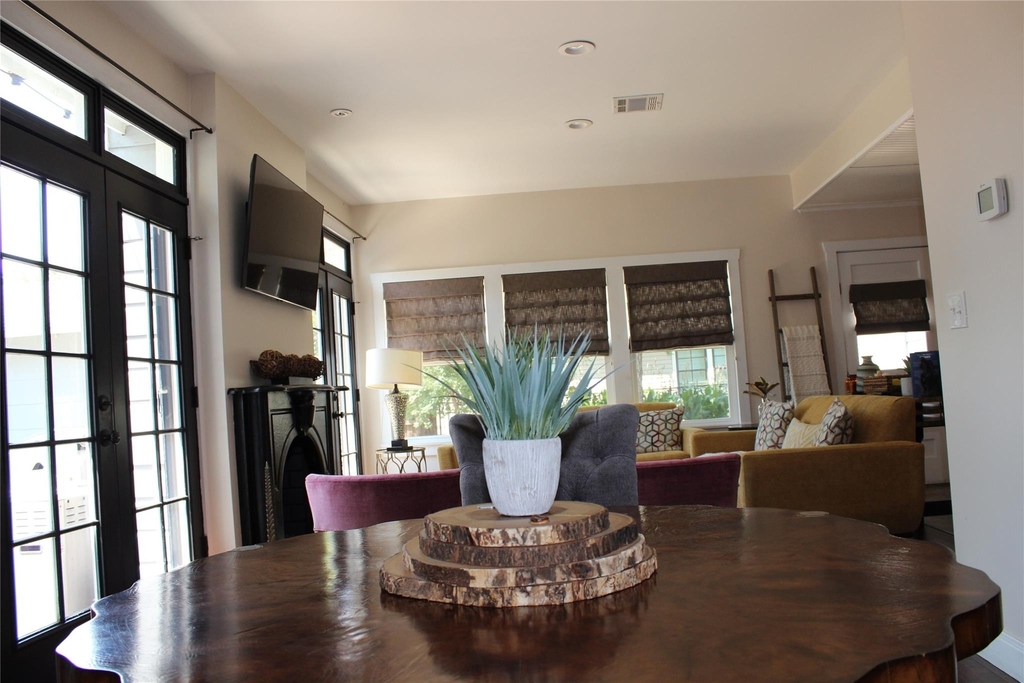 420 E Franklin Street - Photo 8