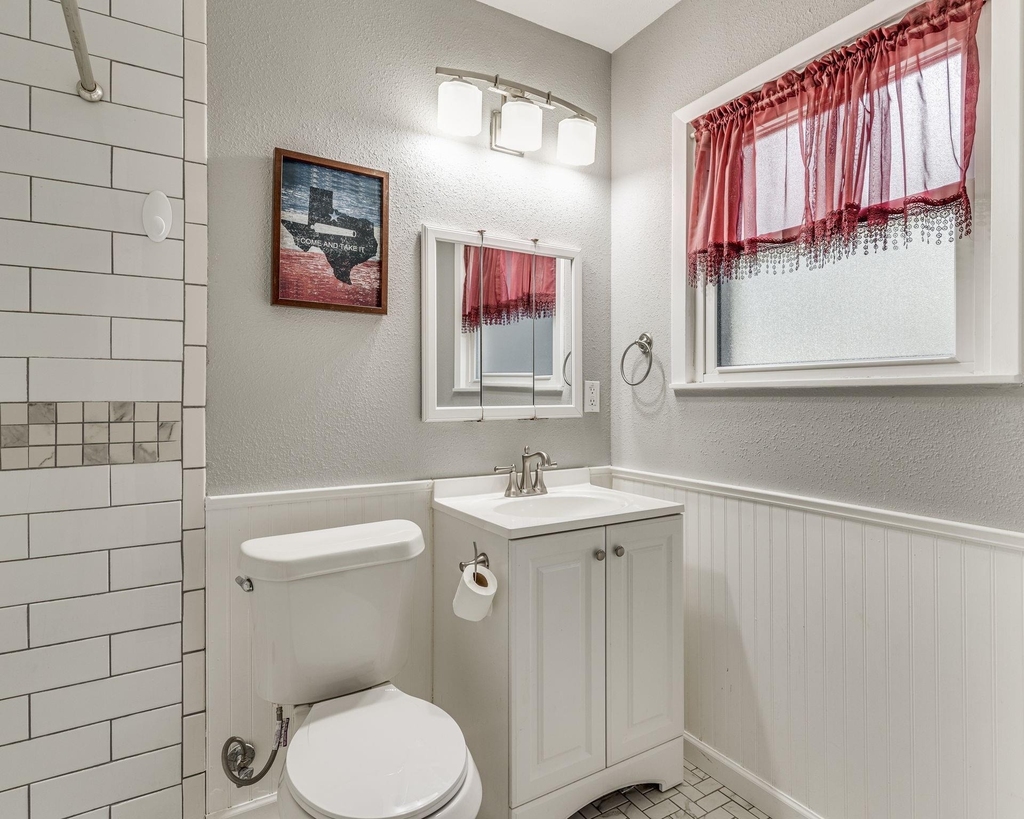1108 Chester Street - Photo 10