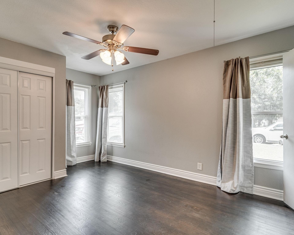 1108 Chester Street - Photo 9